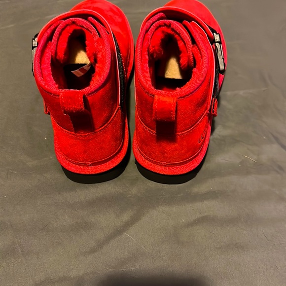 Red Ugg boots - Picture 2 of 6